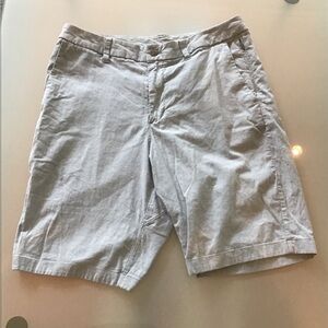 Lululemon Commission Shorts Stretch Pale Blue Chambray 32 10" Inseam Flat Front